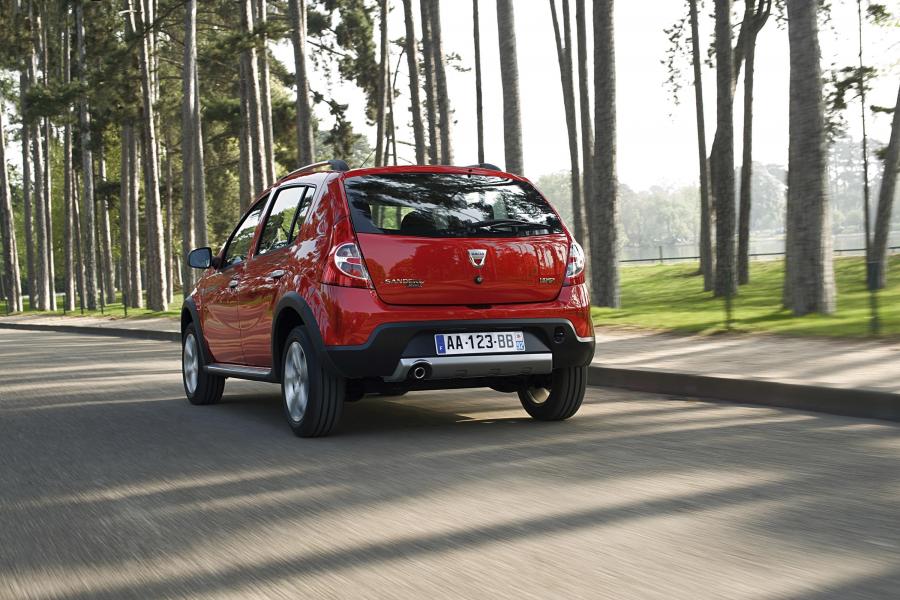  Dacia Sandero Stepway 2009 года  (фото 37 из 45)